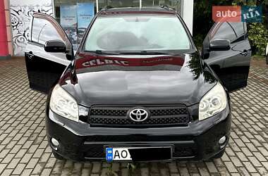 Внедорожник / Кроссовер Toyota RAV4 2006 в Хусте