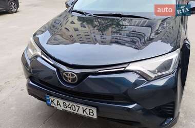 Позашляховик / Кросовер Toyota RAV4 2017 в Києві