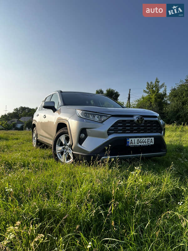 Внедорожник / Кроссовер Toyota RAV4 2021 в Сквире