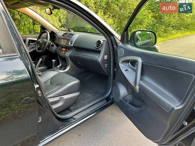 Внедорожник / Кроссовер Toyota RAV4 2012 в Львове