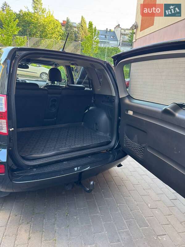 Внедорожник / Кроссовер Toyota RAV4 2012 в Львове