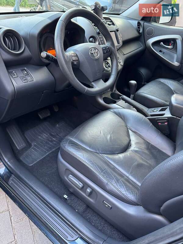Внедорожник / Кроссовер Toyota RAV4 2012 в Львове