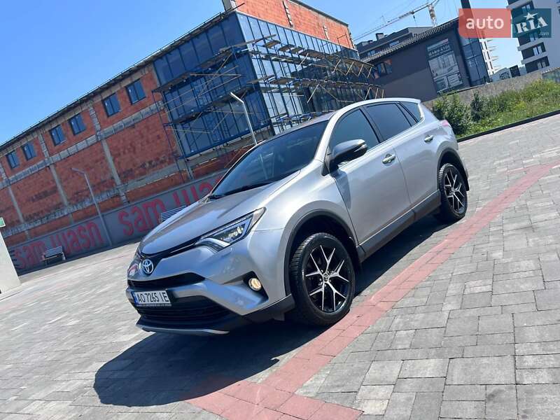 Toyota RAV4 2017