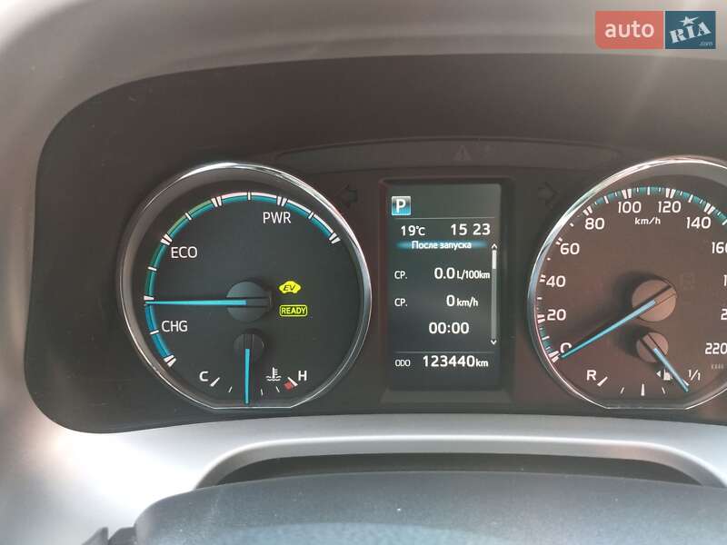 Позашляховик / Кросовер Toyota RAV4 2017 в Хусті