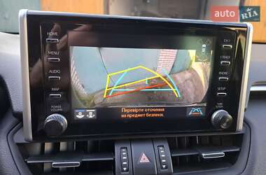 Внедорожник / Кроссовер Toyota RAV4 2019 в 
