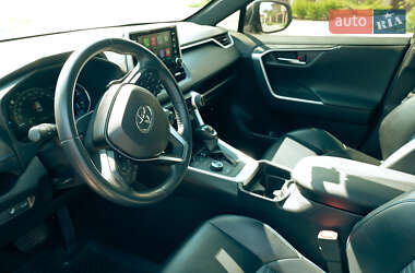 Позашляховик / Кросовер Toyota RAV4 2019 в Києві