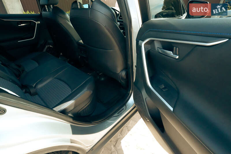 Внедорожник / Кроссовер Toyota RAV4 2019 в Киеве фото 7 Внедорожник / Кроссовер Toyota RAV4 2019 в Киеве