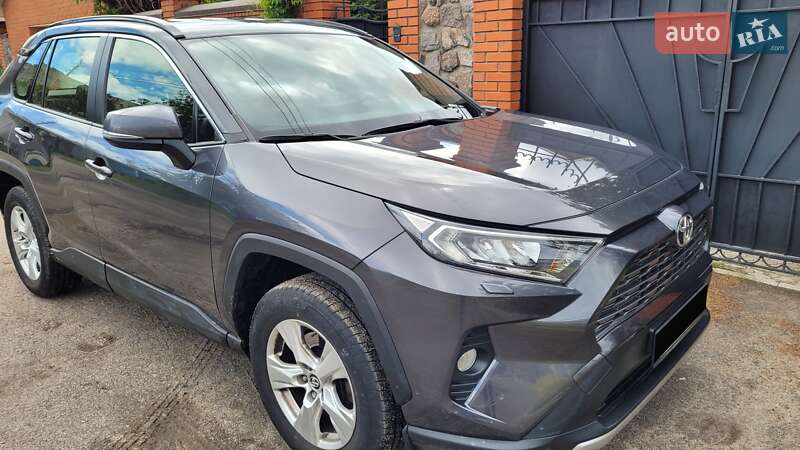 Внедорожник / Кроссовер Toyota RAV4 2019 в Черкассах