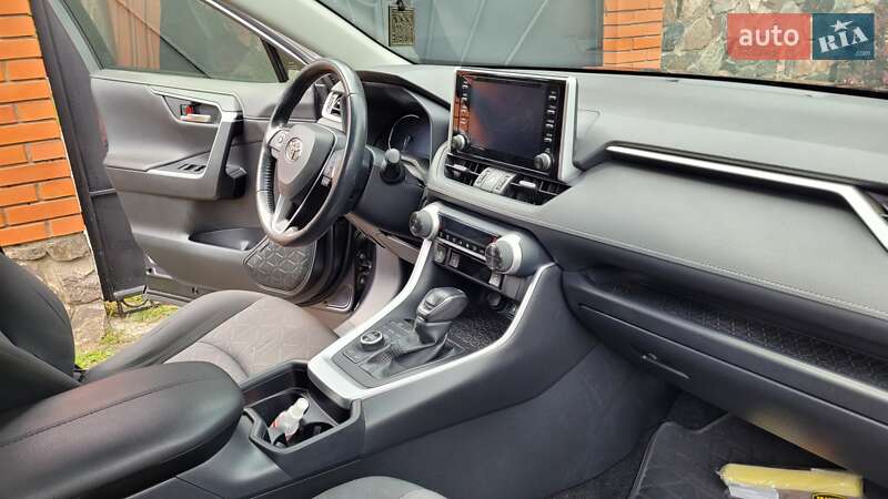 Внедорожник / Кроссовер Toyota RAV4 2019 в Черкассах