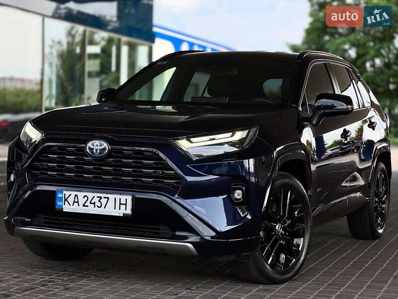 Внедорожник / Кроссовер Toyota RAV4 2022 в 