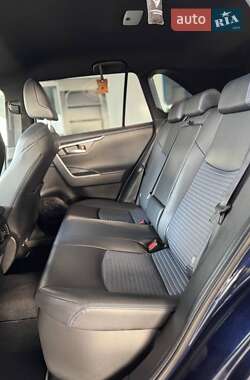 Внедорожник / Кроссовер Toyota RAV4 2022 в 