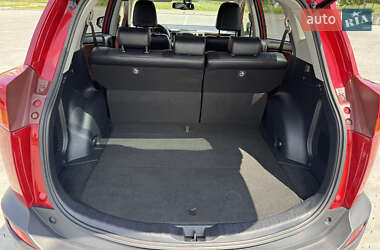 Внедорожник / Кроссовер Toyota RAV4 2015 в 