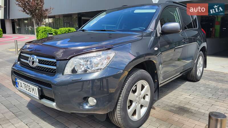 Внедорожник / Кроссовер Toyota RAV4 2008 в 