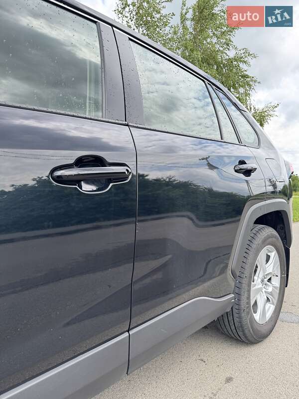 Позашляховик / Кросовер Toyota RAV4 2021 в Києві фото 43 Позашляховик / Кросовер Toyota RAV4 2021 в Києві