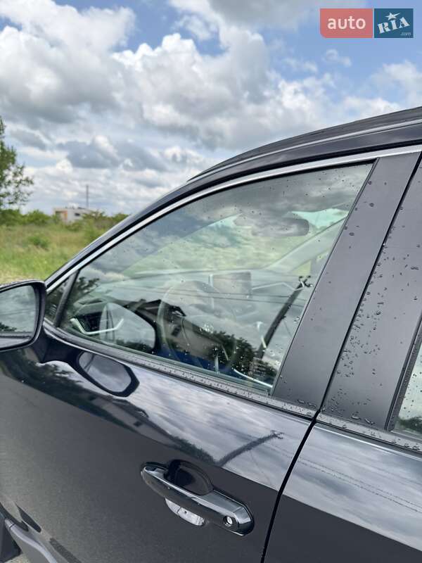 Позашляховик / Кросовер Toyota RAV4 2021 в Києві фото 46 Позашляховик / Кросовер Toyota RAV4 2021 в Києві