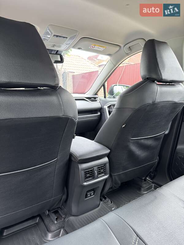 Позашляховик / Кросовер Toyota RAV4 2021 в Києві фото 58 Позашляховик / Кросовер Toyota RAV4 2021 в Києві