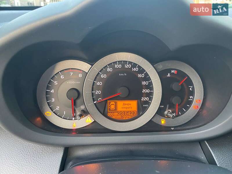 Внедорожник / Кроссовер Toyota RAV4 2006 в Киеве