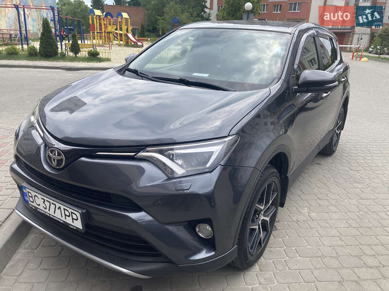 Toyota RAV4 2017