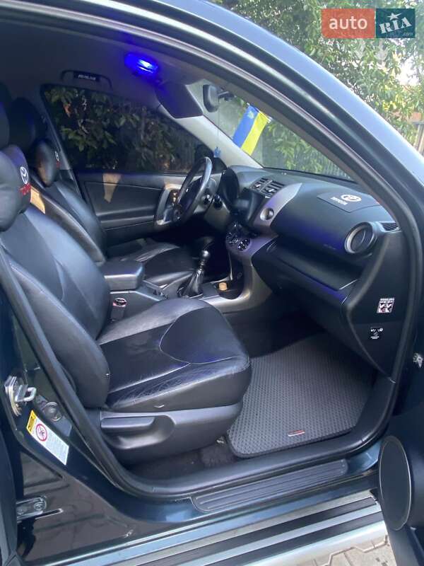 Внедорожник / Кроссовер Toyota RAV4 2007 в Каменец-Подольском