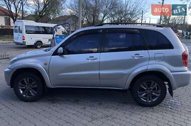 Позашляховик / Кросовер Toyota RAV4 2003 в 