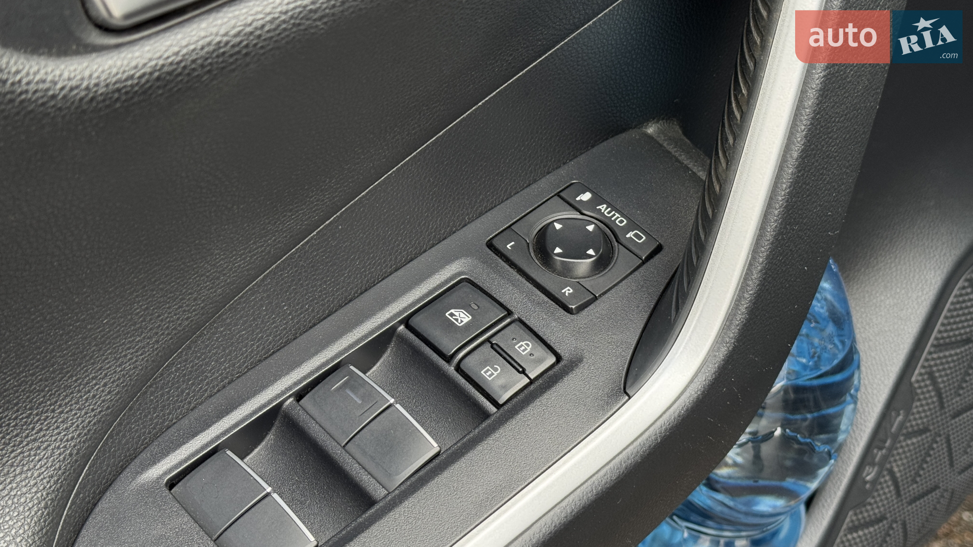 2021 Toyota RAV 4 - мініатюра 39