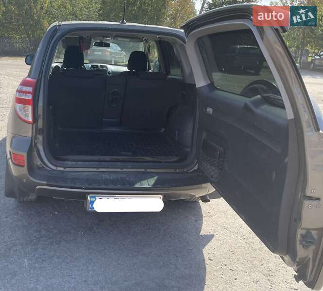 Позашляховик / Кросовер Toyota RAV4 2012 в Житомирі