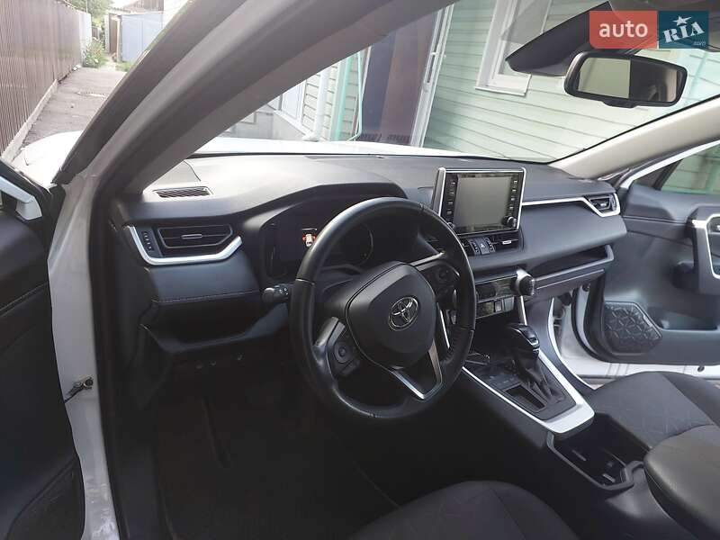 Внедорожник / Кроссовер Toyota RAV4 2022 в Сумах