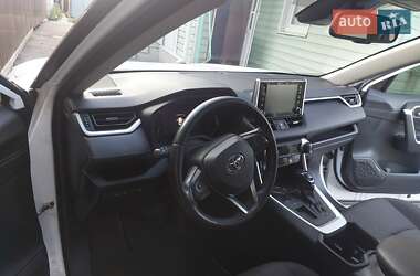 Внедорожник / Кроссовер Toyota RAV4 2022 в 