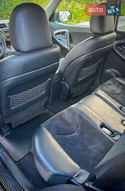 Внедорожник / Кроссовер Toyota RAV4 2011 в 