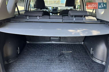 Внедорожник / Кроссовер Toyota RAV4 2009 в 