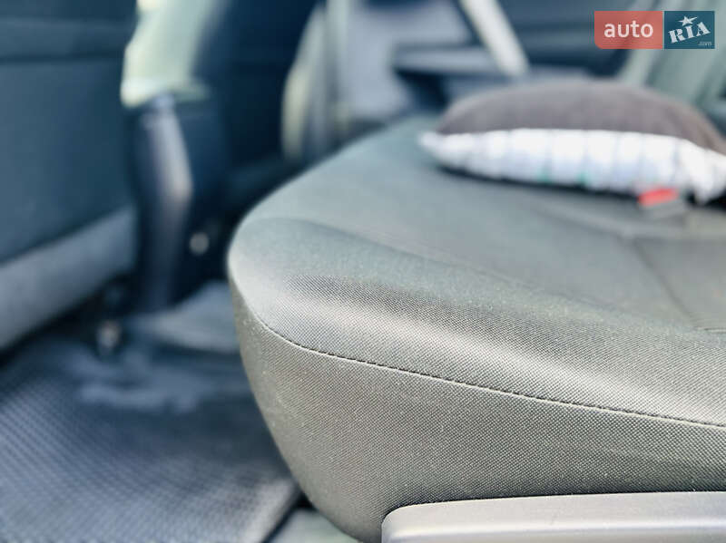 Внедорожник / Кроссовер Toyota RAV4 2017 в Мукачево