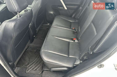 Внедорожник / Кроссовер Toyota RAV4 2016 в 