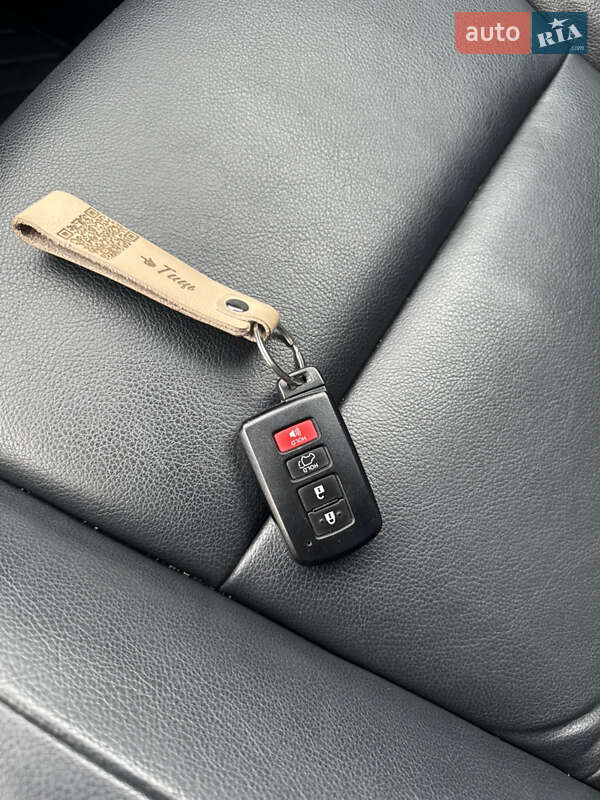 Внедорожник / Кроссовер Toyota RAV4 2016 в Киеве