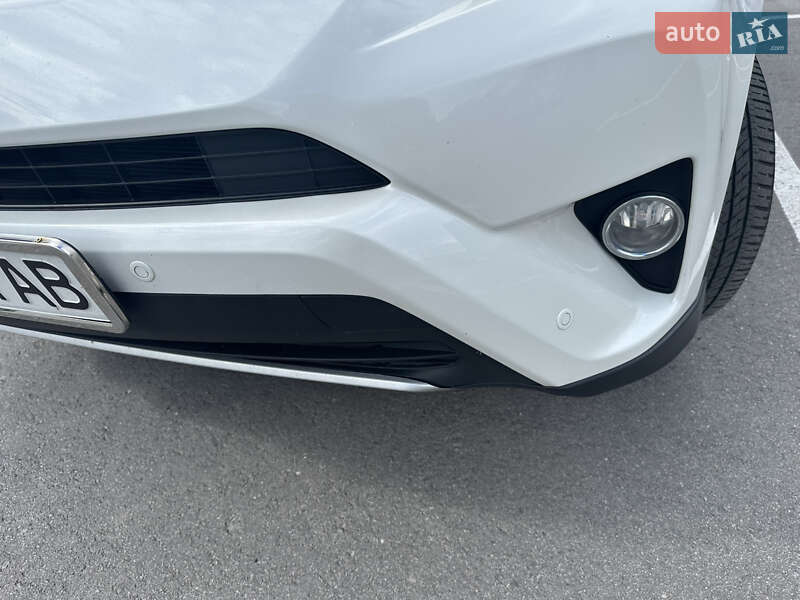 Внедорожник / Кроссовер Toyota RAV4 2016 в Киеве