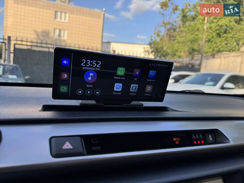 Позашляховик / Кросовер Toyota RAV4 2017 в Запоріжжі