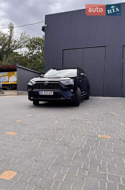 Внедорожник / Кроссовер Toyota RAV4 2020 в 