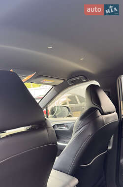 Внедорожник / Кроссовер Toyota RAV4 2020 в 