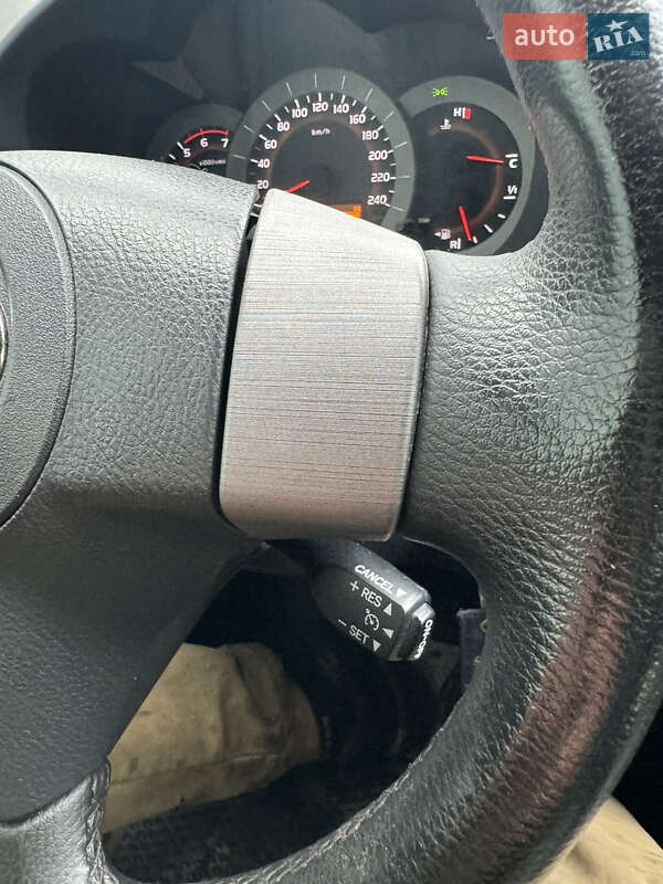 Позашляховик / Кросовер Toyota RAV4 2007 в Звягелі