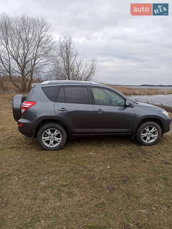 Позашляховик / Кросовер Toyota RAV4 2009 в Ратному