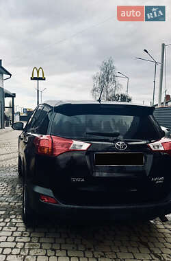 Внедорожник / Кроссовер Toyota RAV4 2013 в 