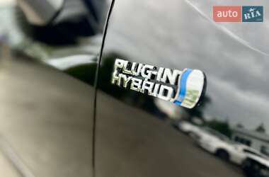 Внедорожник / Кроссовер Toyota RAV4 2023 в 