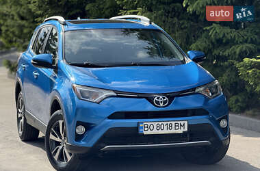 Позашляховик / Кросовер Toyota RAV4 2016 в Тернополі