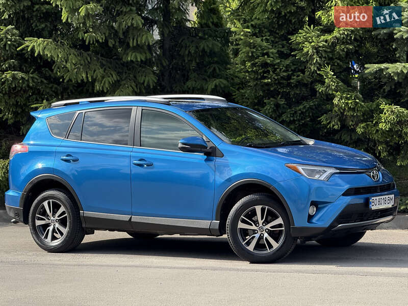Внедорожник / Кроссовер Toyota RAV4 2016 в Тернополе