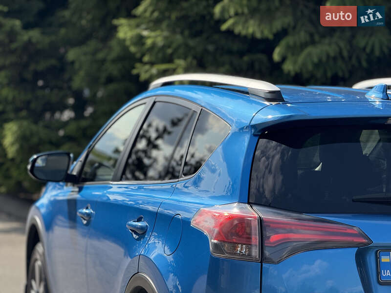 Внедорожник / Кроссовер Toyota RAV4 2016 в Тернополе