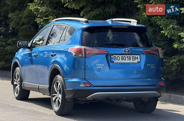 Позашляховик / Кросовер Toyota RAV4 2016 в Тернополі