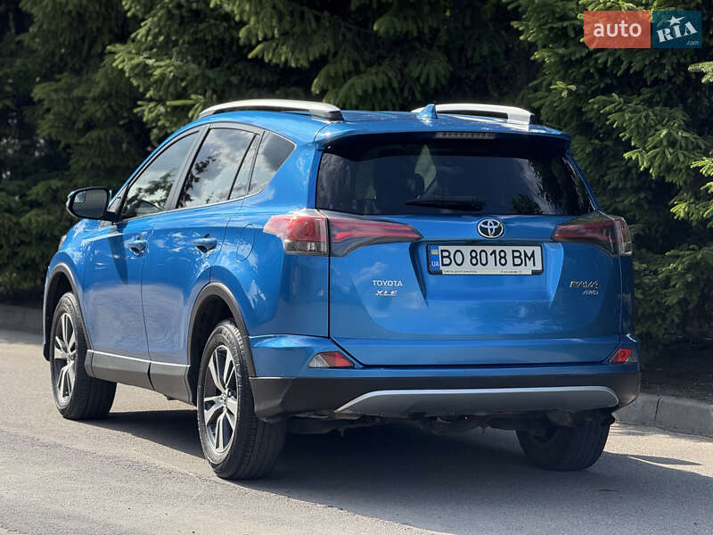 Внедорожник / Кроссовер Toyota RAV4 2016 в Тернополе