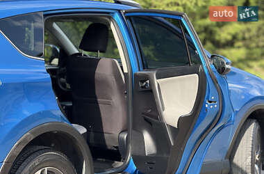 Позашляховик / Кросовер Toyota RAV4 2016 в Тернополі