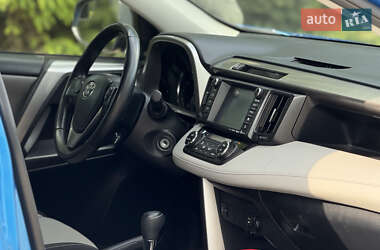 Позашляховик / Кросовер Toyota RAV4 2016 в Тернополі