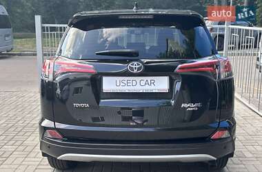 Позашляховик / Кросовер Toyota RAV4 2016 в 