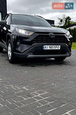 Внедорожник / Кроссовер Toyota RAV4 2021 в 